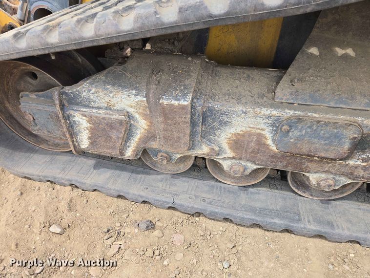 image for item DP8992 2022 John Deere 333G tracked skid steer loader
