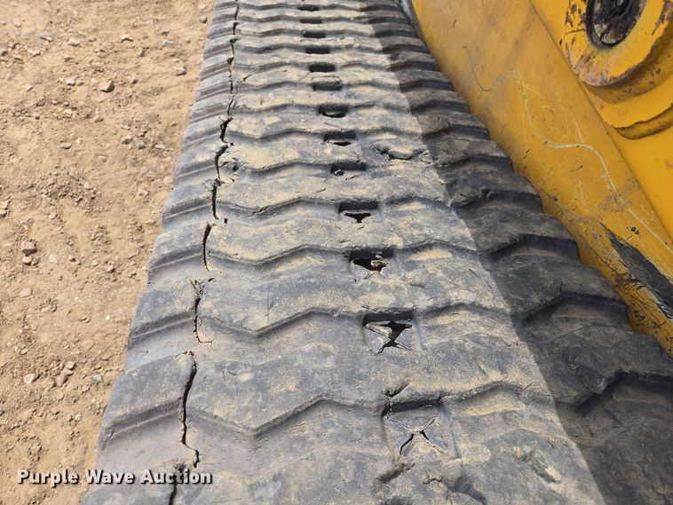 image for item DP8992 2022 John Deere 333G tracked skid steer loader
