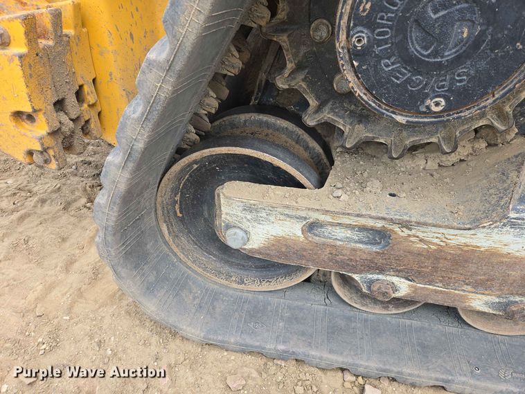 image for item DP8992 2022 John Deere 333G tracked skid steer loader