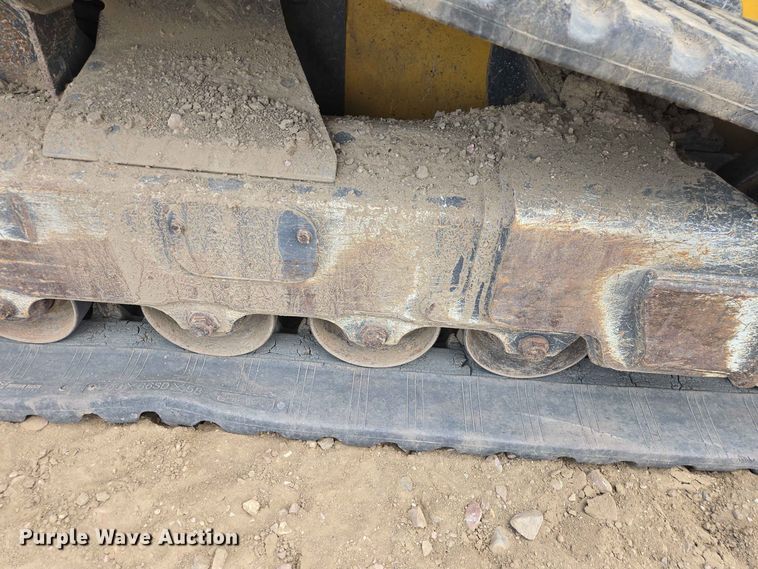 image for item DP8992 2022 John Deere 333G tracked skid steer loader