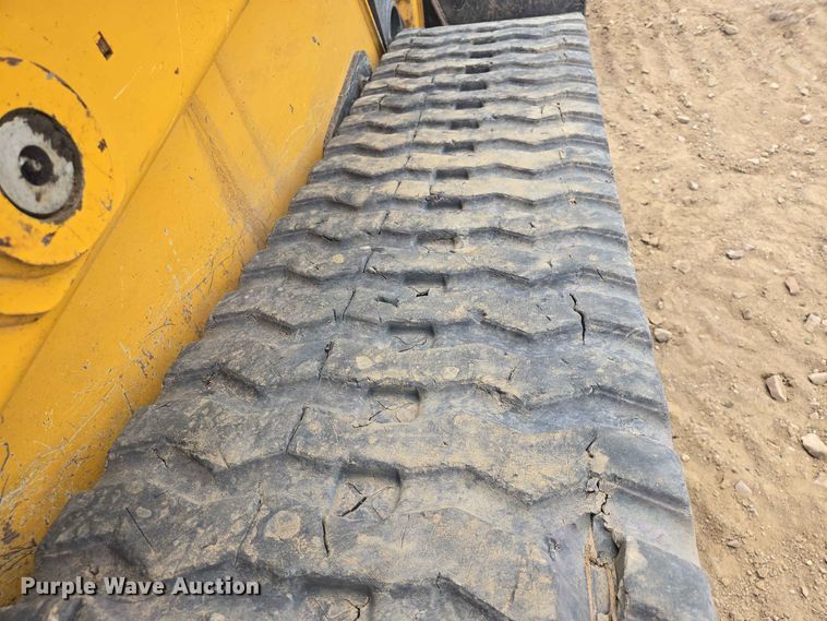 image for item DP8992 2022 John Deere 333G tracked skid steer loader