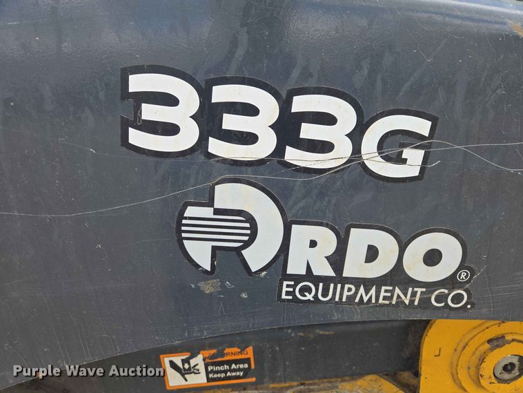 image for item DP8992 2022 John Deere 333G tracked skid steer loader