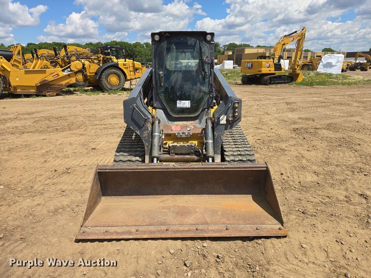 image for item DP8993 2022 John Deere 333G tracked skid steer loader