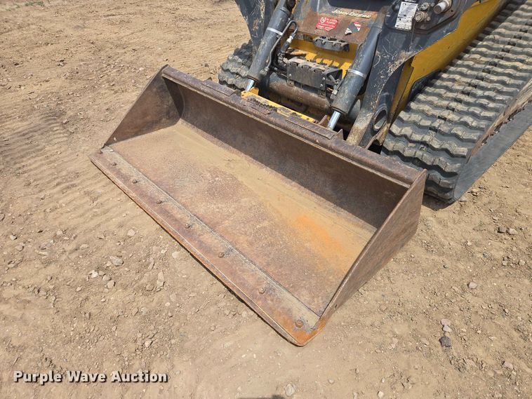 image for item DP8993 2022 John Deere 333G tracked skid steer loader