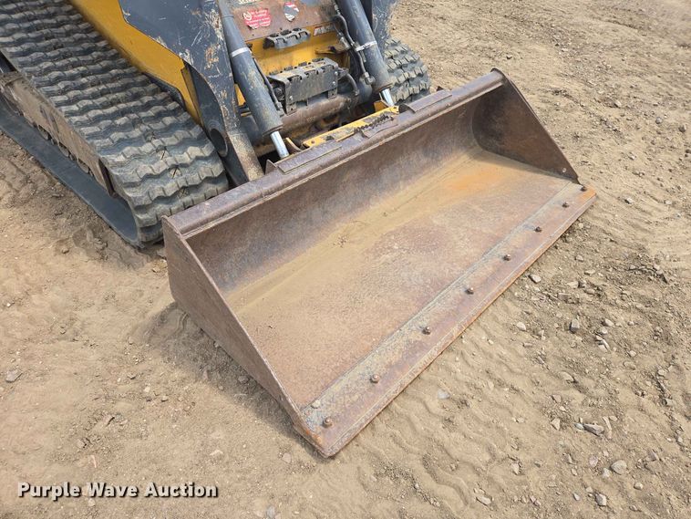 image for item DP8993 2022 John Deere 333G tracked skid steer loader