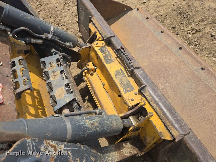 image for item DP8993 2022 John Deere 333G tracked skid steer loader