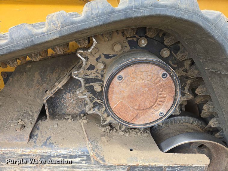 image for item DP8993 2022 John Deere 333G tracked skid steer loader