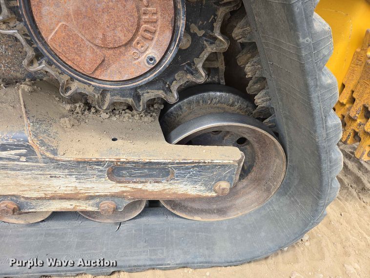 image for item DP8993 2022 John Deere 333G tracked skid steer loader
