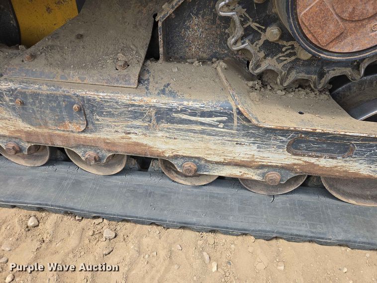 image for item DP8993 2022 John Deere 333G tracked skid steer loader