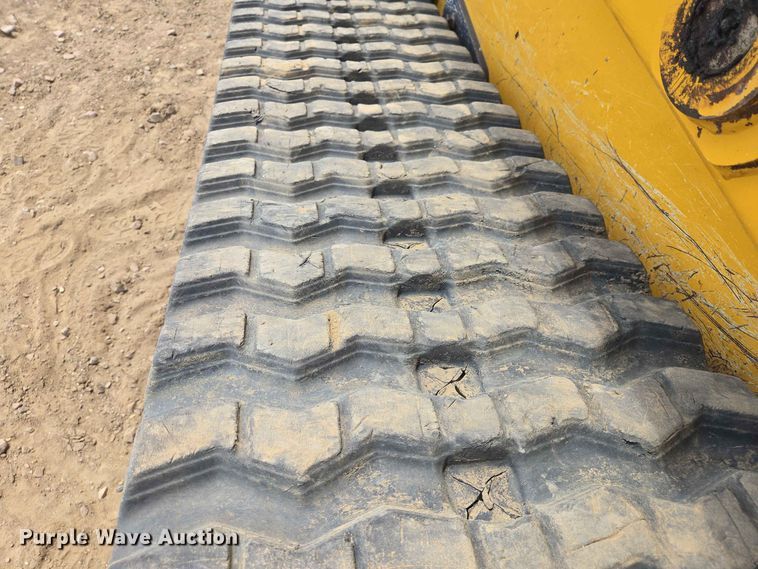 image for item DP8993 2022 John Deere 333G tracked skid steer loader