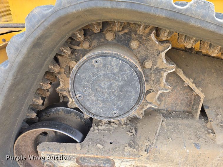 image for item DP8993 2022 John Deere 333G tracked skid steer loader