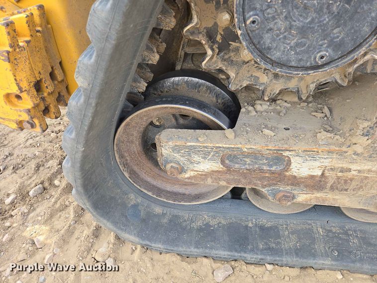 image for item DP8993 2022 John Deere 333G tracked skid steer loader