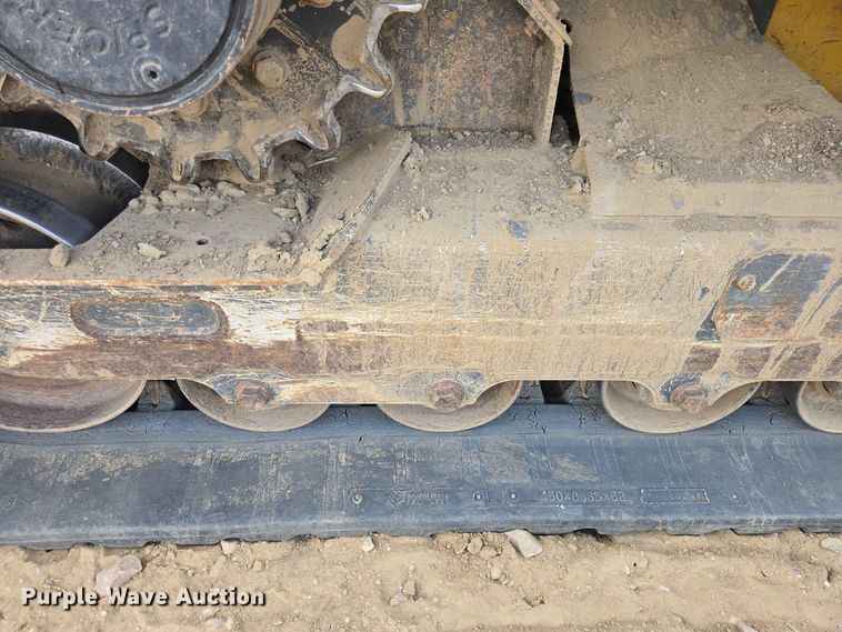 image for item DP8993 2022 John Deere 333G tracked skid steer loader