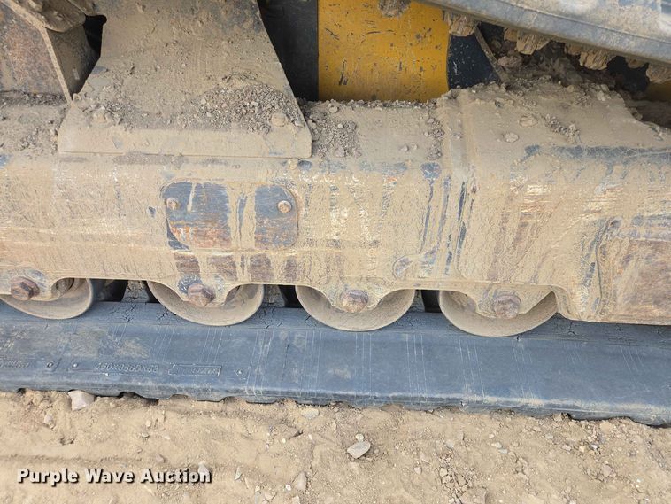 image for item DP8993 2022 John Deere 333G tracked skid steer loader