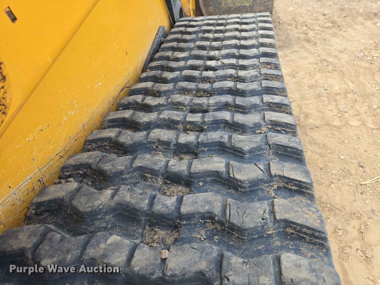 image for item DP8993 2022 John Deere 333G tracked skid steer loader