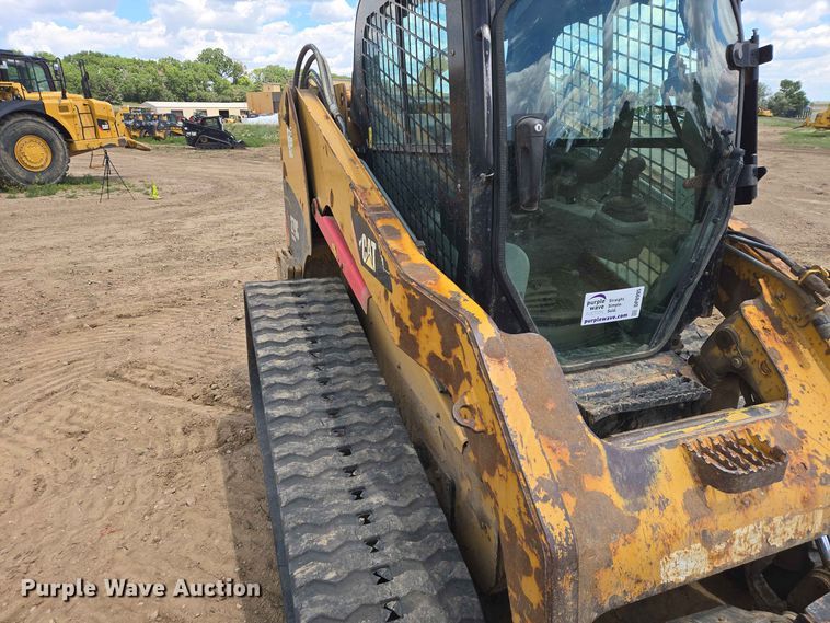 image for item DP8995 2012 Caterpillar 279C tracked skid steer loader