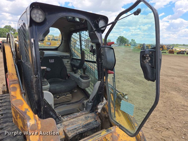 image for item DP8995 2012 Caterpillar 279C tracked skid steer loader