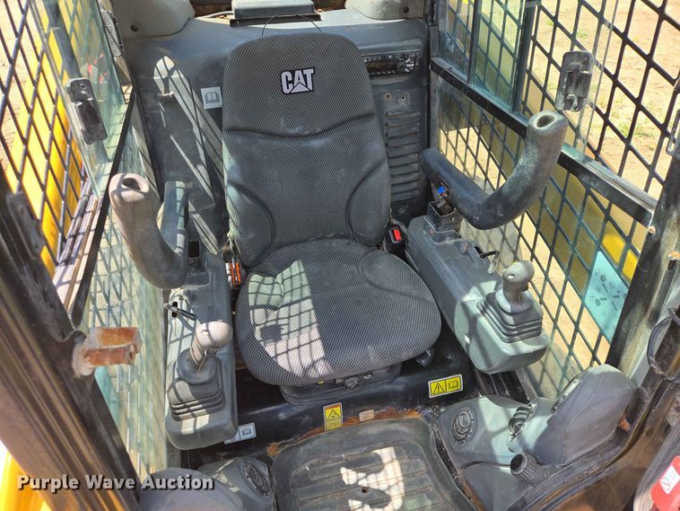 image for item DP8997 2020 Caterpillar 272D3 skid steer loader