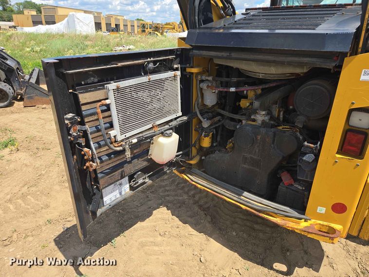 image for item DP8997 2020 Caterpillar 272D3 skid steer loader
