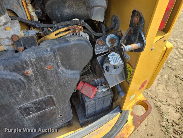image for item DP8997 2020 Caterpillar 272D3 skid steer loader