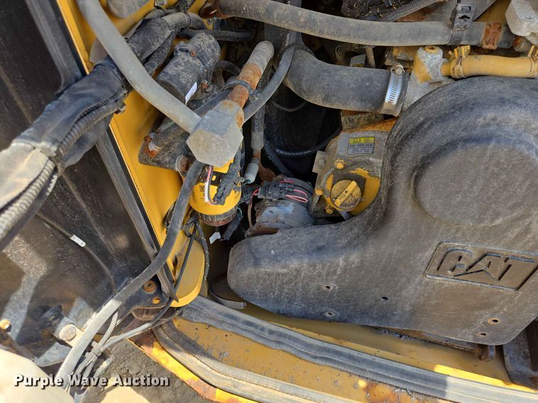 image for item DP8997 2020 Caterpillar 272D3 skid steer loader