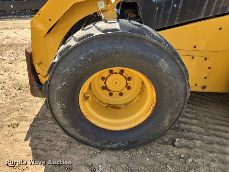 image for item DP8997 2020 Caterpillar 272D3 skid steer loader
