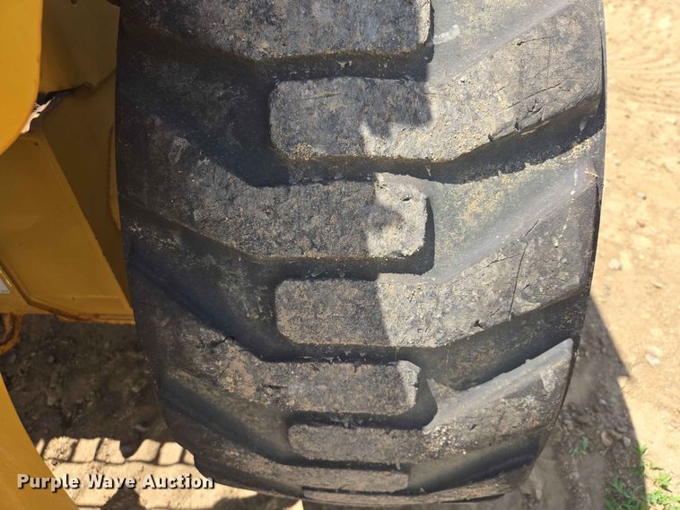 image for item DP8997 2020 Caterpillar 272D3 skid steer loader