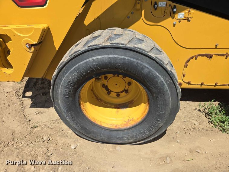 image for item DP8997 2020 Caterpillar 272D3 skid steer loader