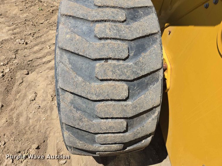 image for item DP8997 2020 Caterpillar 272D3 skid steer loader