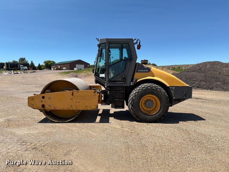 image for item DQ0009 2013 Volvo SD115D single drum vibratory roller