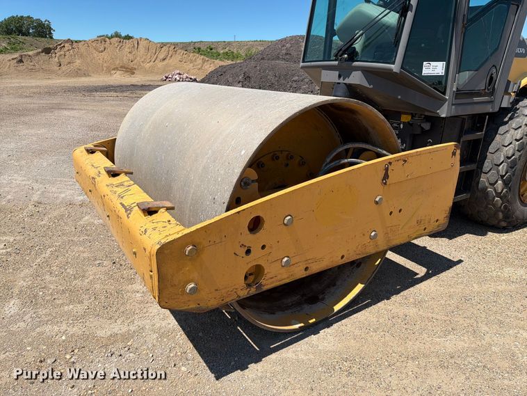 image for item DQ0009 2013 Volvo SD115D single drum vibratory roller