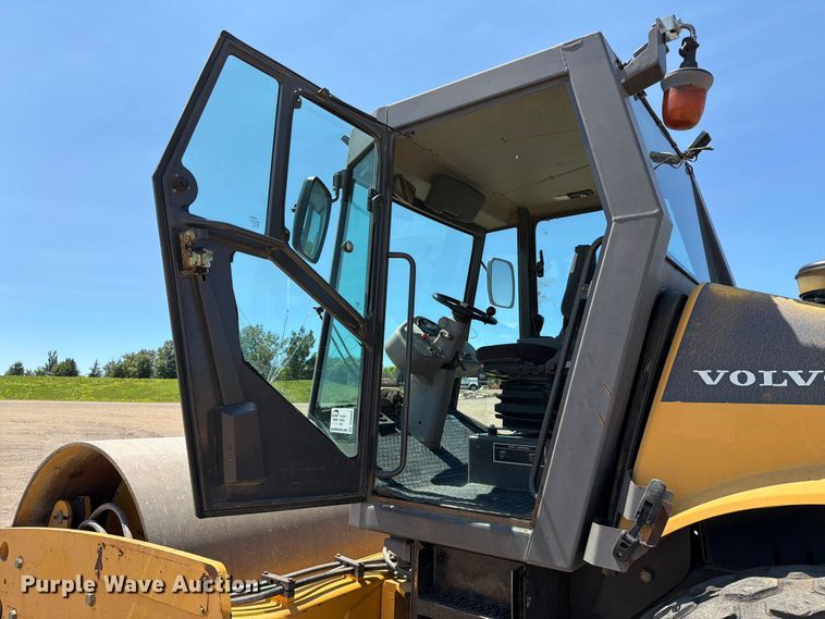 image for item DQ0009 2013 Volvo SD115D single drum vibratory roller