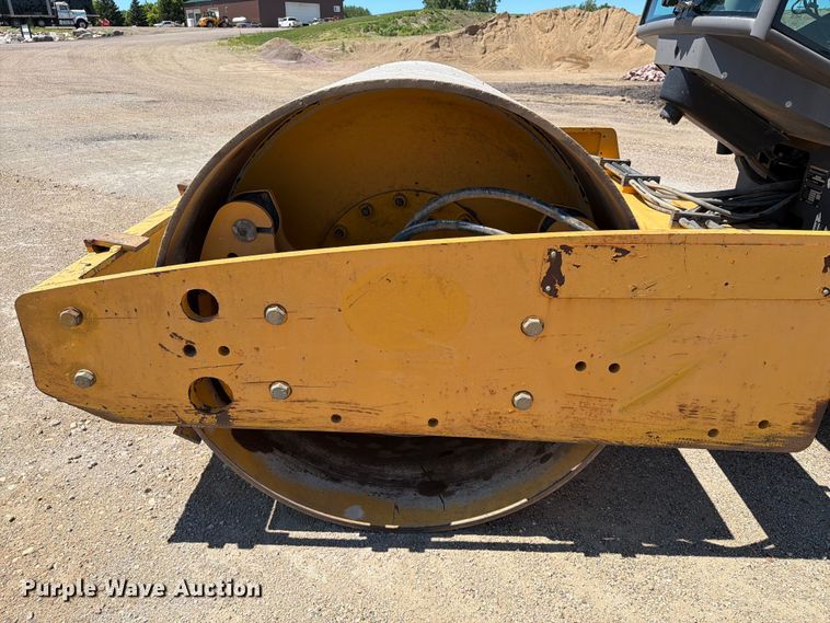 image for item DQ0009 2013 Volvo SD115D single drum vibratory roller
