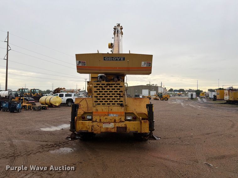 image for item DQ0011 Grove RT552 crane