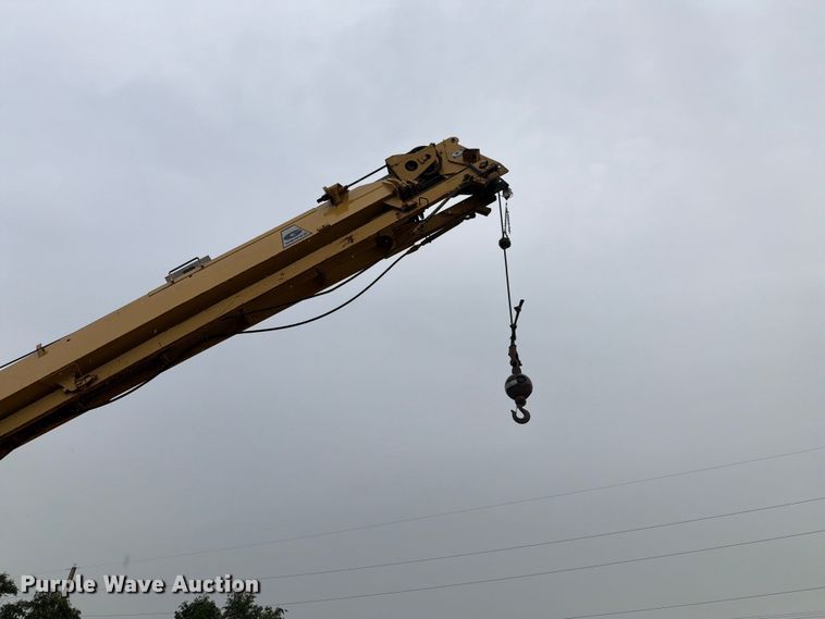 image for item DQ0011 Grove RT552 crane