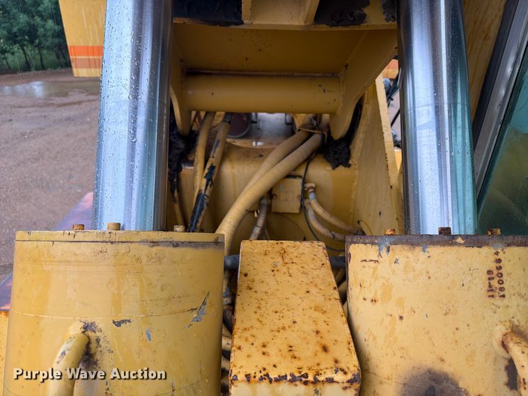 image for item DQ0011 Grove RT552 crane