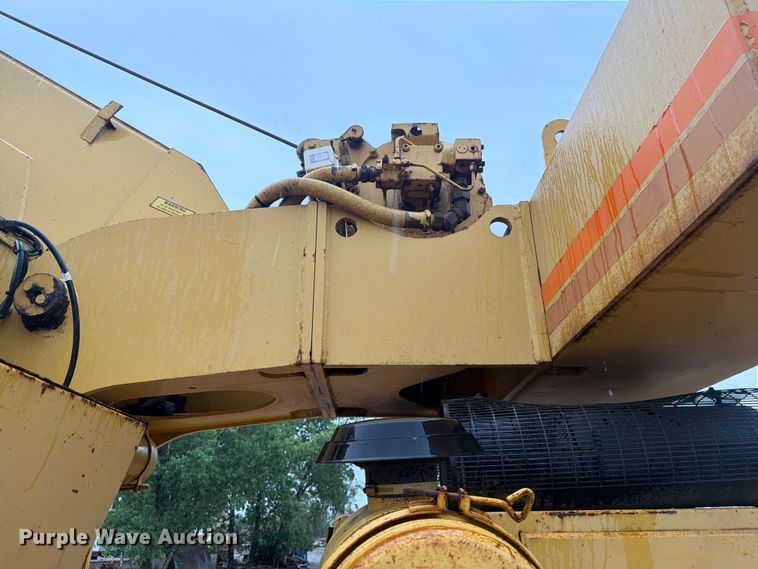 image for item DQ0011 Grove RT552 crane