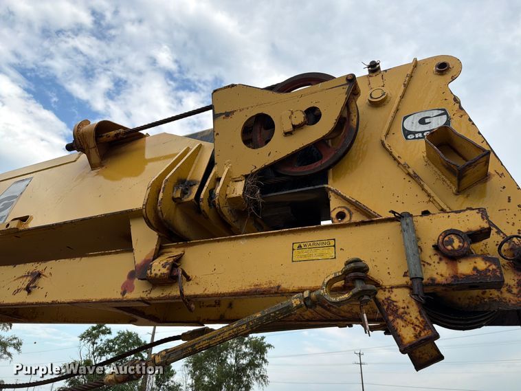 image for item DQ0011 Grove RT552 crane
