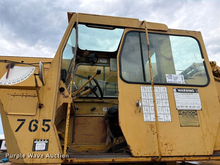 image for item DQ0011 Grove RT552 crane