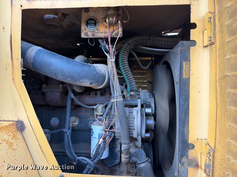 image for item DQ0011 Grove RT552 crane
