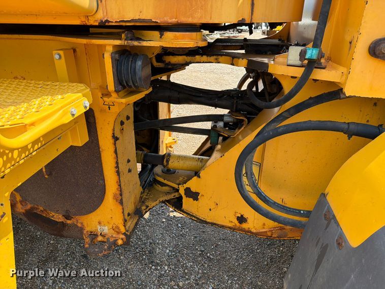 image for item DQ0016 2005 Volvo L70E wheel loader