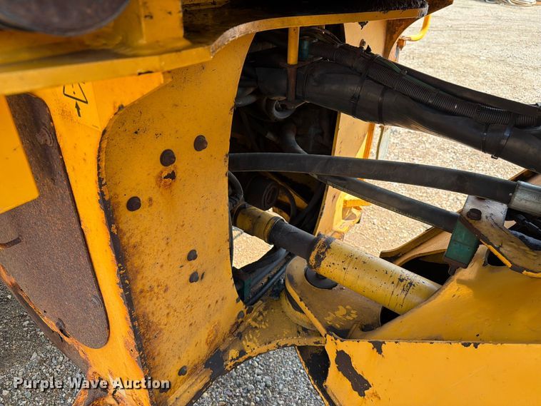 image for item DQ0016 2005 Volvo L70E wheel loader