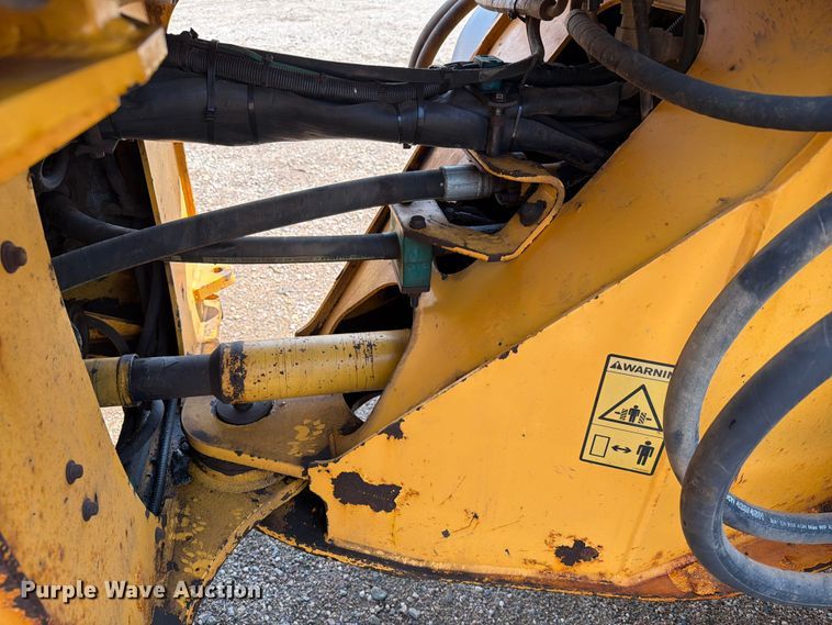 image for item DQ0016 2005 Volvo L70E wheel loader