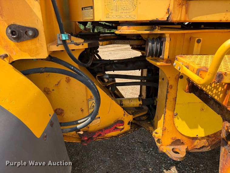 image for item DQ0016 2005 Volvo L70E wheel loader
