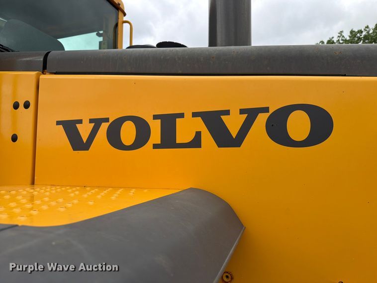 image for item DQ0016 2005 Volvo L70E wheel loader