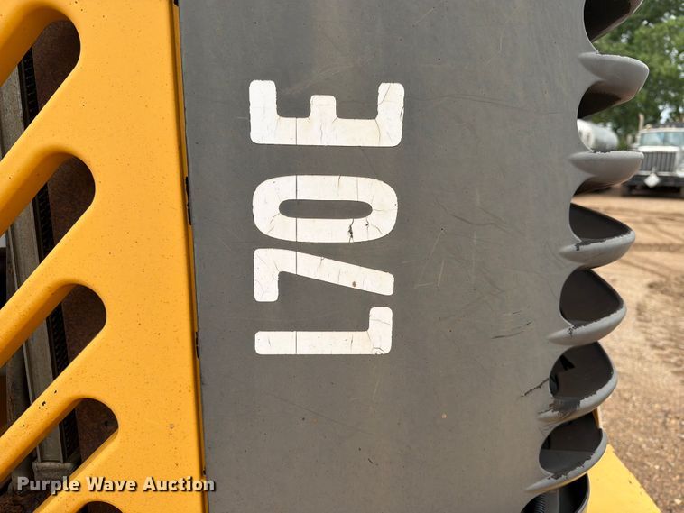 image for item DQ0016 2005 Volvo L70E wheel loader