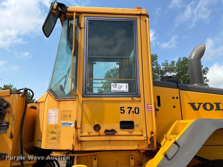 image for item DQ0016 2005 Volvo L70E wheel loader