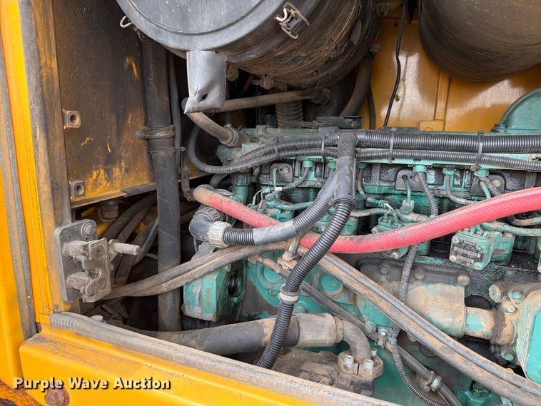 image for item DQ0016 2005 Volvo L70E wheel loader