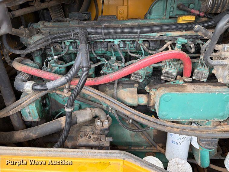 image for item DQ0016 2005 Volvo L70E wheel loader