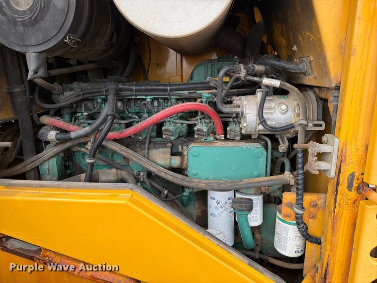image for item DQ0016 2005 Volvo L70E wheel loader
